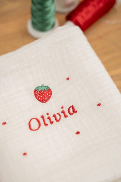 Tetra Blanket 'Strawberry + NAME'